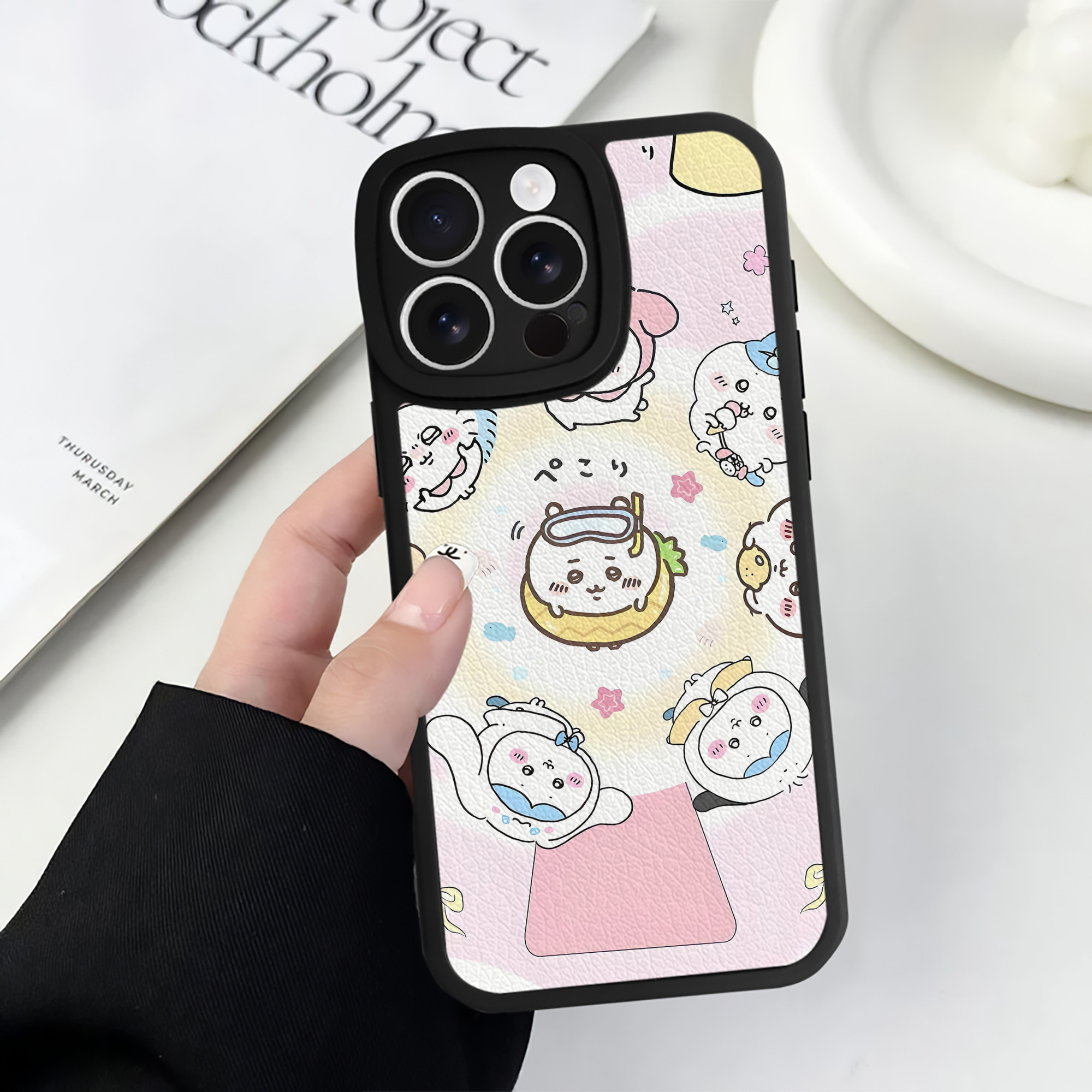 （画像用） ちいかわ Chii-kawa 【iPhone 16シリーズ対応】シリコンスマホケース（レザー調） 材質：シリコン